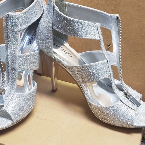 Heels - Picture 2 of 2